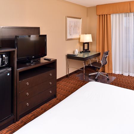 Holiday Inn Express Breezewood By Ihg Ngoại thất bức ảnh