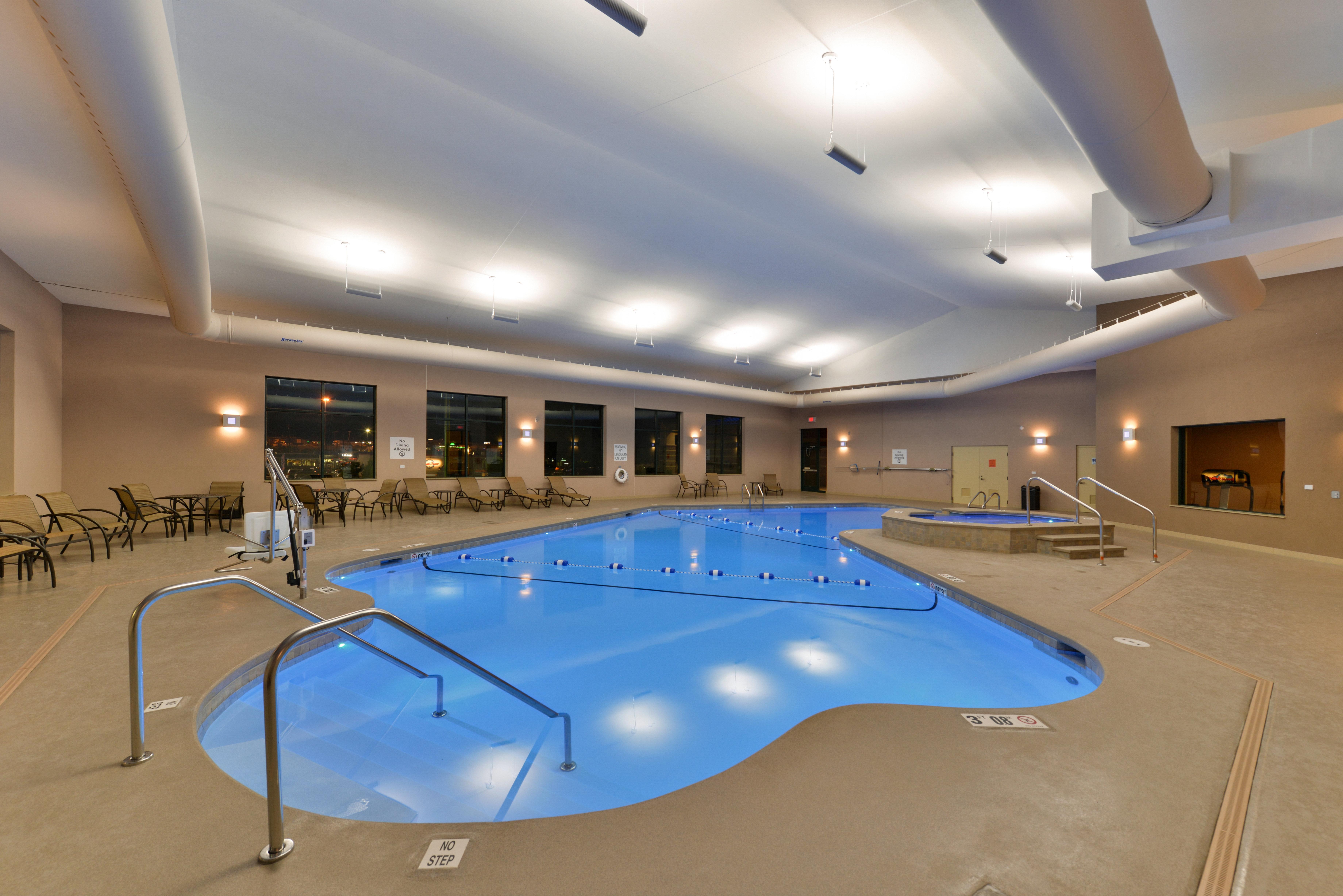 Holiday Inn Express Breezewood By Ihg Ngoại thất bức ảnh