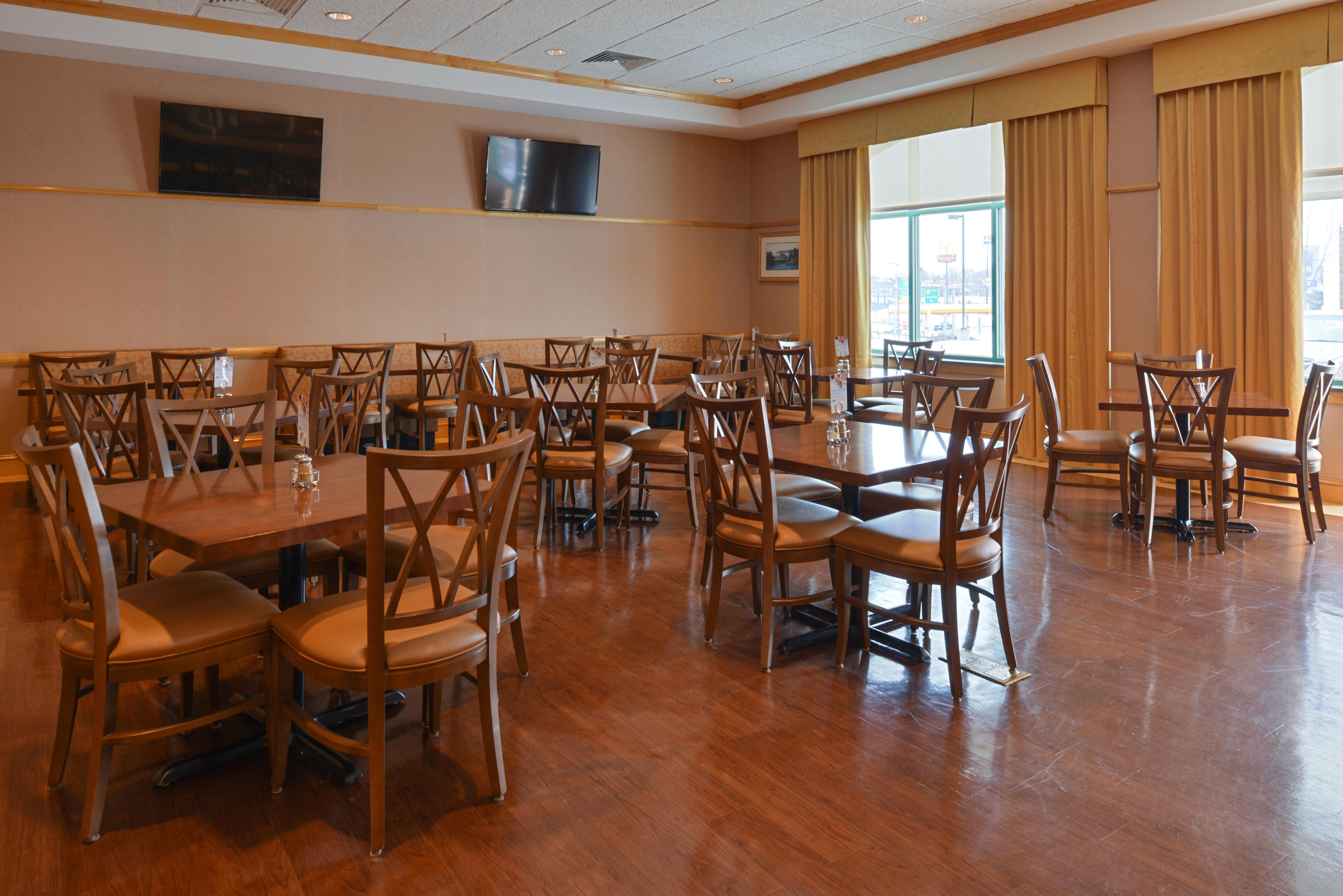 Holiday Inn Express Breezewood By Ihg Ngoại thất bức ảnh