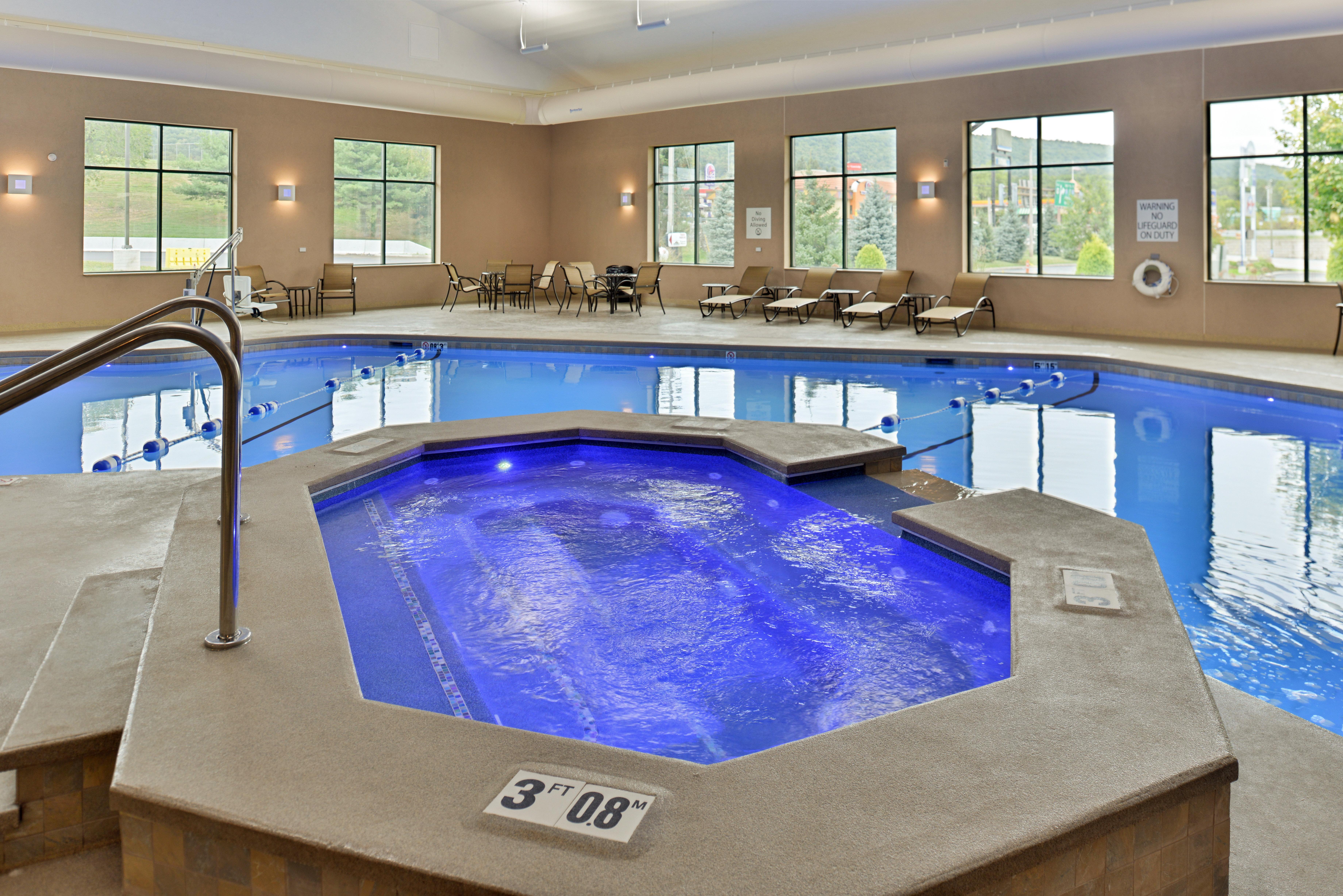 Holiday Inn Express Breezewood By Ihg Ngoại thất bức ảnh