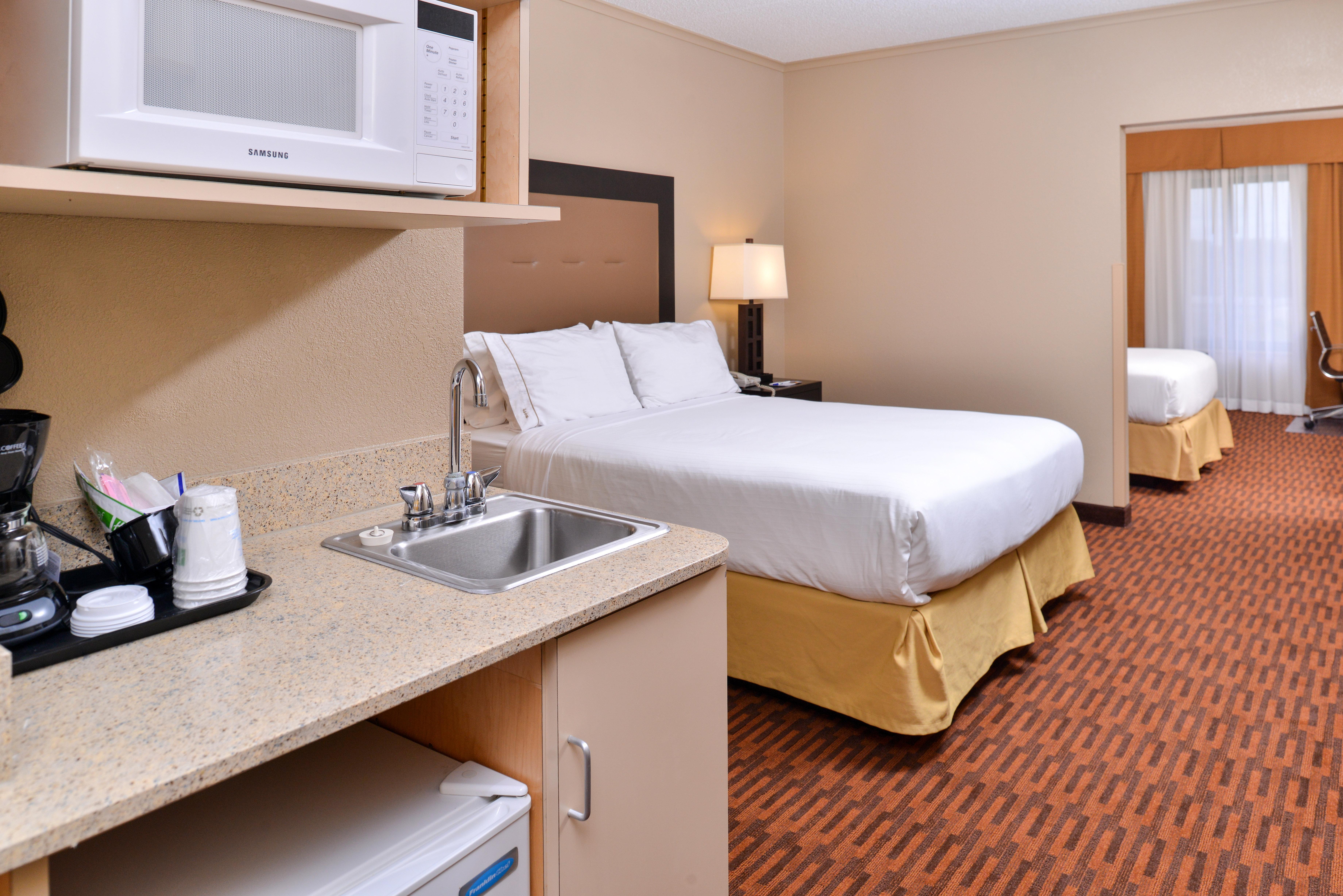 Holiday Inn Express Breezewood By Ihg Ngoại thất bức ảnh