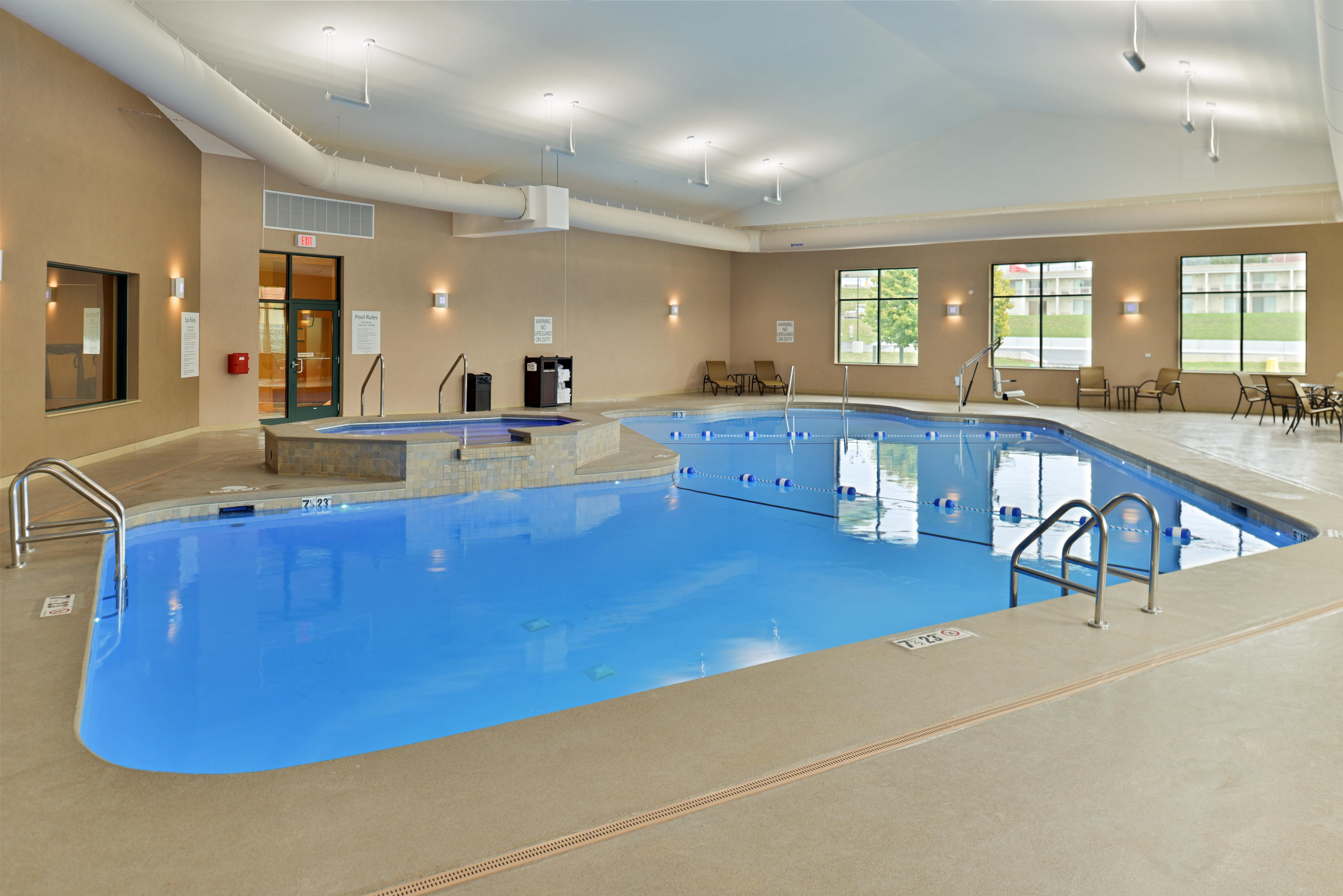 Holiday Inn Express Breezewood By Ihg Ngoại thất bức ảnh